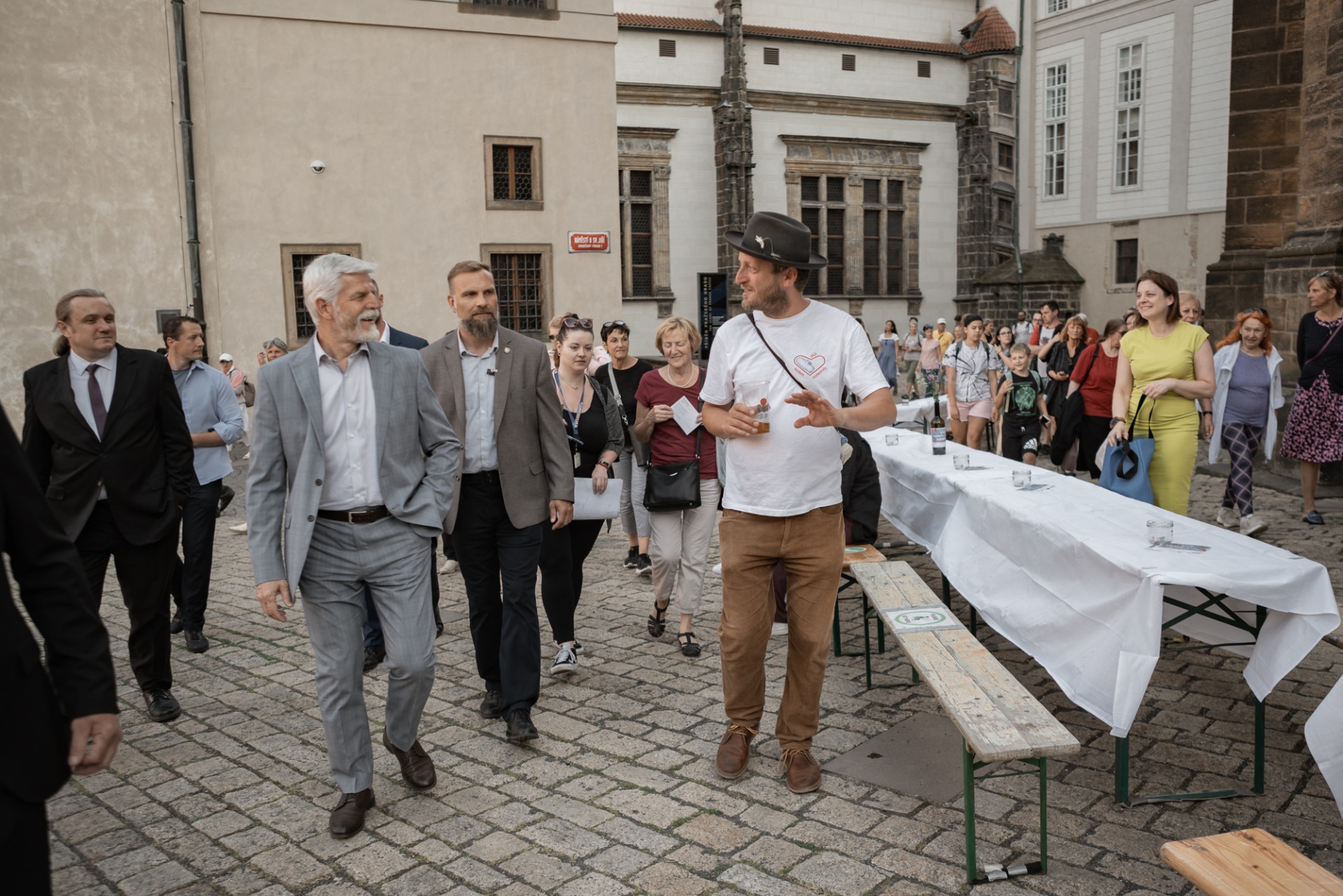 Fotografie 8 projektu Stůl kolem katedrály